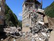 Giresun'da riskli binaların yıkımı sürüyor