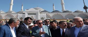 Cumhurbaşkanı Erdoğan Çamlıca Camii’ni ziyaret etti