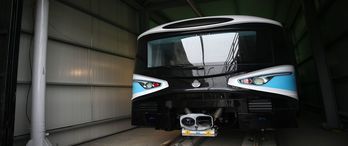 Mecidiyeköy-Mahmutbey metro hattında ilk araç raylara indirildi