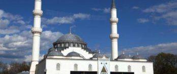 ABD’nin İlk İki Minareli Camisi Açıldı