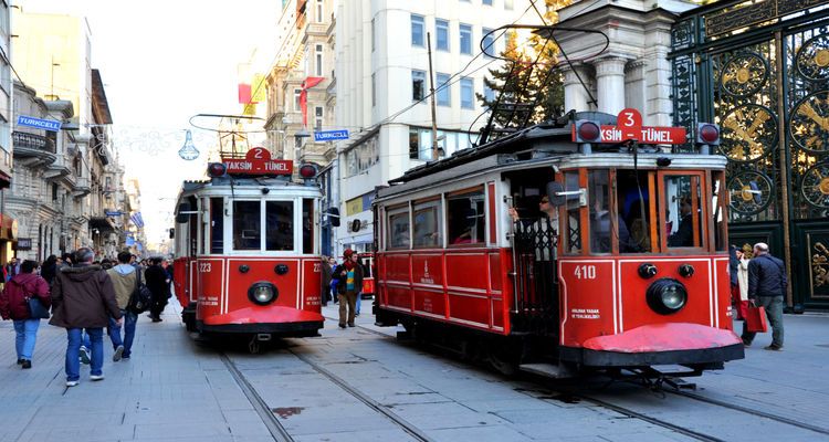 İstiklal Caddesi'ndeki Tramvaya Kauçuk Raylar Yapılacak