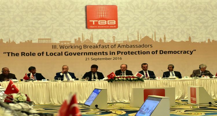 Kadir Topbaş 3.Havalimanı Şantiyesinde Büyükelçilerle Buluştu!