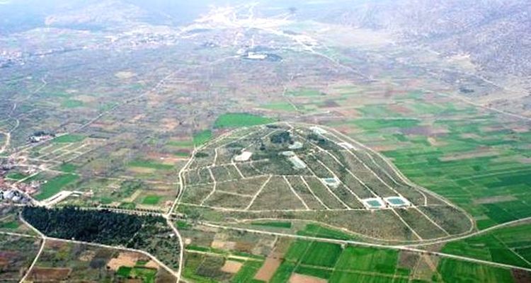 Demirel'in Anıt Mezarı İhaleye Çıkıyor