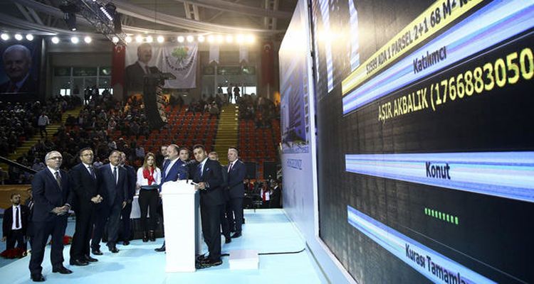 Ankara Mamak'ta 775 konutun sahipleri belirlendi