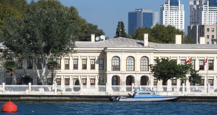 Dolmabahçe Başbakanlık Çalışma Ofisinin çevresi yeniden düzenlenecek