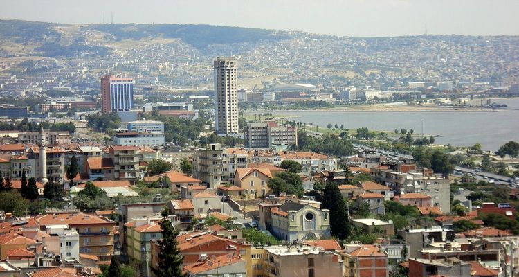 İzmir Bayraklı'daki ipotekli tapu sorunu çözüldü