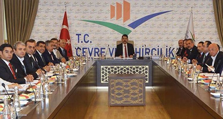 Yeni Çevre ve Şehircilik Bakanı Murat Kurum, inşaat sektörünün temsilcileriyle görüştü