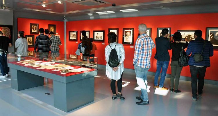 Folkart Gallery'deki Atatürk Sergisi yoğun ilgi görüyor