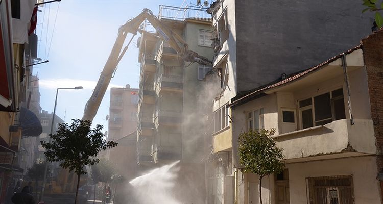 İstanbul'da 66 bin riskli bina tespit edildi