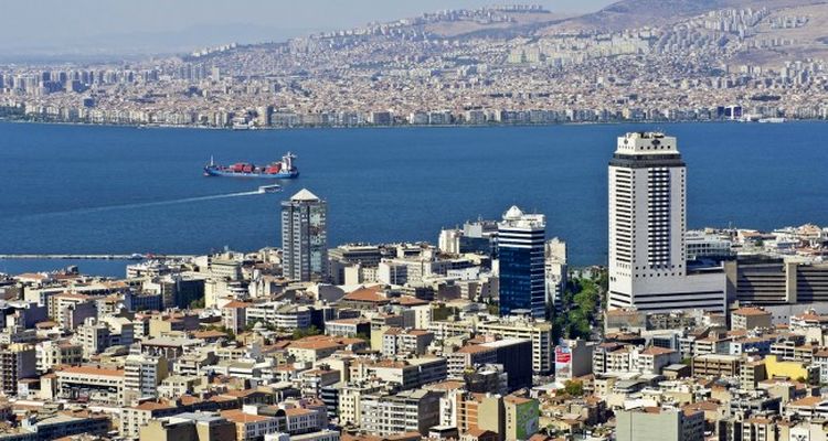 İzmir'de geçtiğimiz ay 8 bin konut satıldı