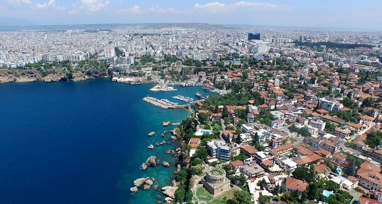 Antalya'da kiralar yüzde 77 oranında arttı