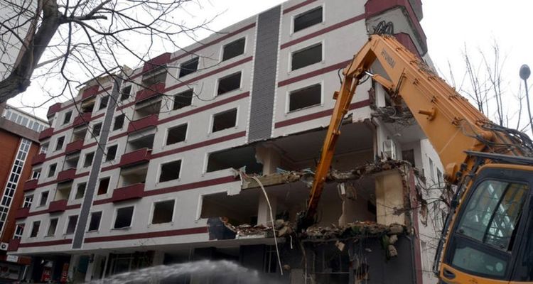 İstanbul'da riskli yapılar için sıfır faizli dönüşüm önerisi