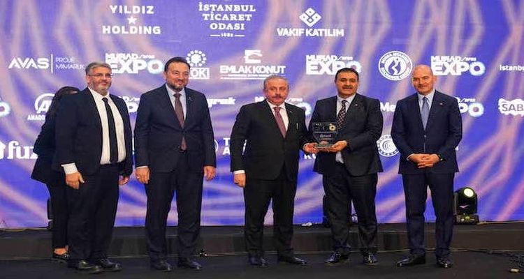 TBMM Başkanı Mustafa Şentop’tan Eyüp Akbal’a Plaket