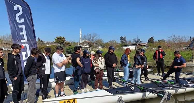 SEGA YAPI’NIN DÜZENLEDİĞİ ‘KÜREK FESTİVALİ’ SPORU, EĞLENCEYİ VE GASTRONOMİYİ BULUŞTURDU!