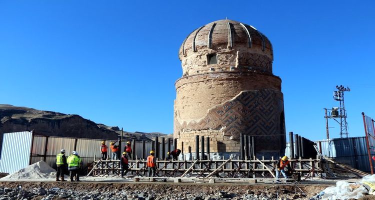 Hasankeyf'teki Tarihi Türbe Taşınıyor