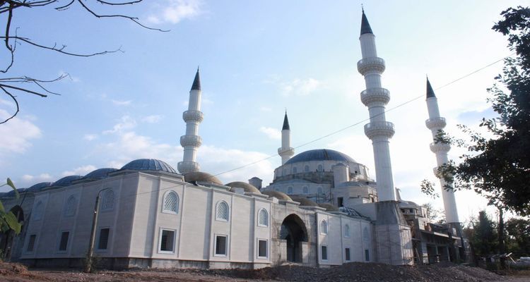Orta Asya’nın En Büyük Camisi Hızla Yükseliyor!