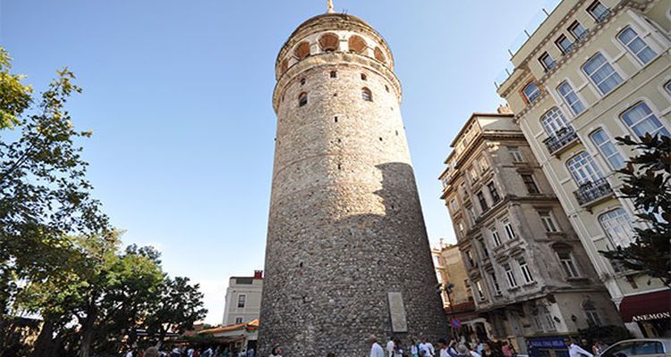 Galata Kulesi’nde Masa Krizi