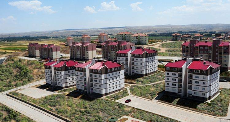 Sivas Yenimahalle Toki Evleri Sözleşmeleri Başladı