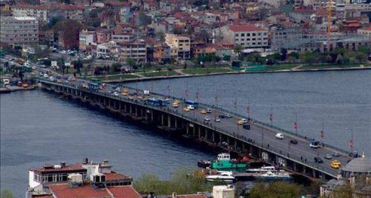 Atatürk ve Yeni Galata Köprüleri Yarın Gece Trafiğe  Kapatılıyor