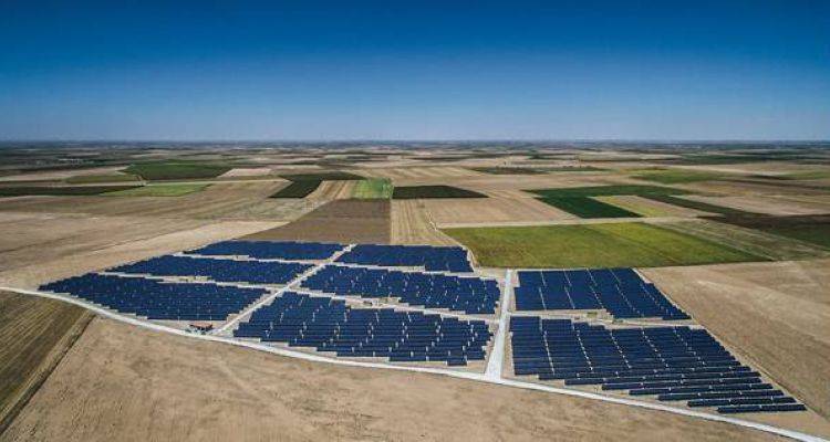 Türkiye’nin En Büyük Güneş Enerjisi Santrali Açıldı