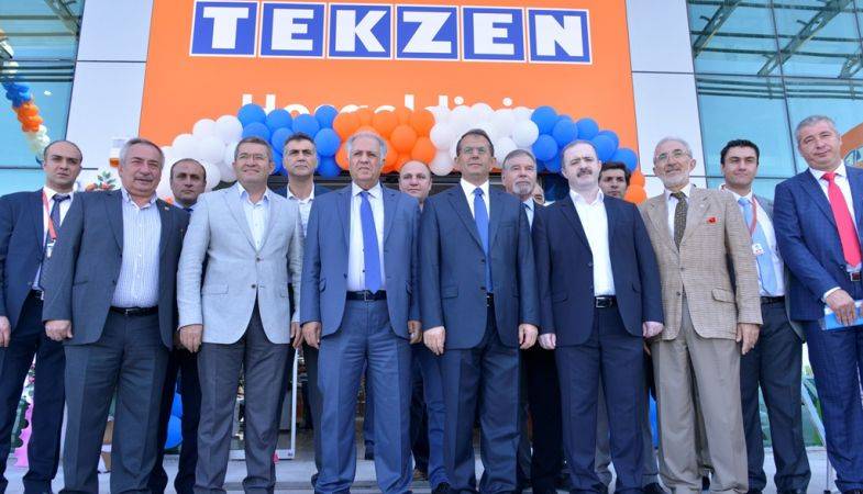 Van’ın İlk Yapı Marketini Tekzen Açtı!