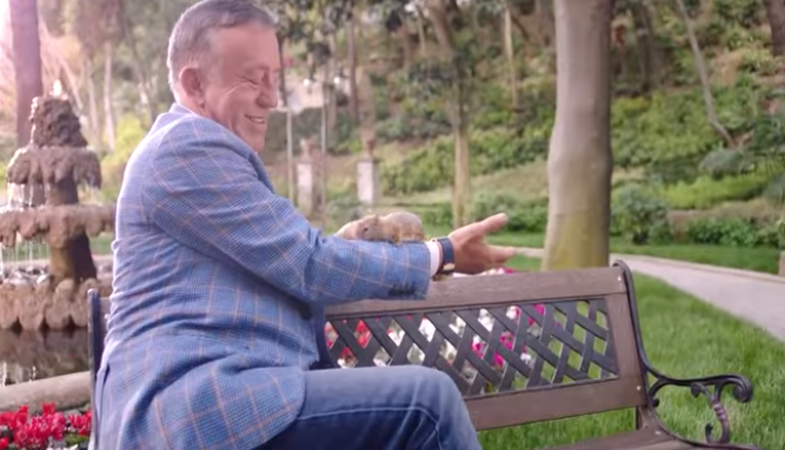 Ali Ağaoğlu Central Park İstanbul Reklam Filmiyle Yeniden Ekranlarda