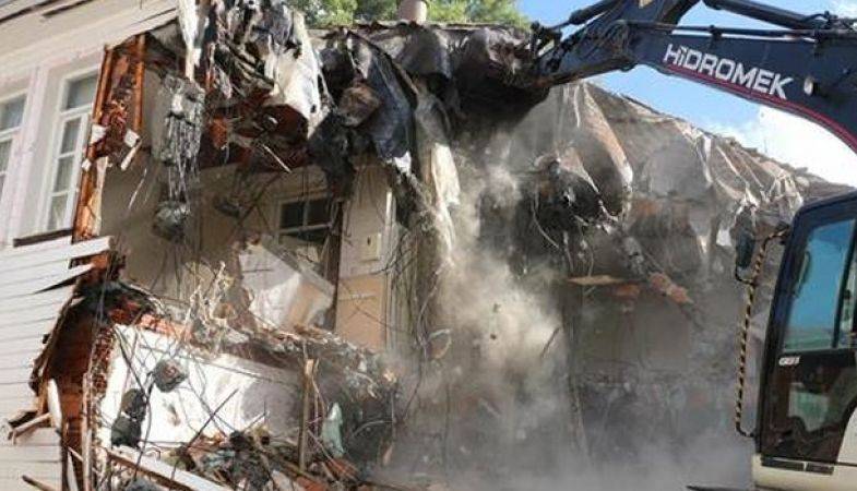 Eyüp Belediyesi Halit Paşa Konağı'nı Yıktı