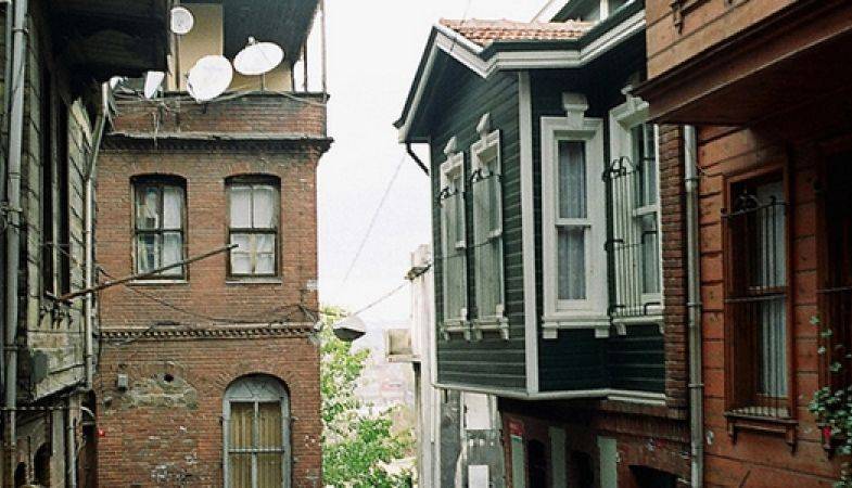 Fatih'te Günlük Evler Kapatıldı