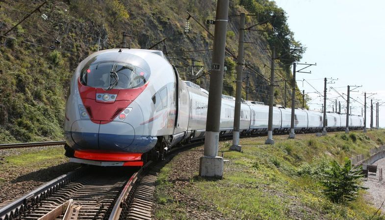 Bakü-Tiflis-Kars Demiryolu projesi ilk seferini yaptı