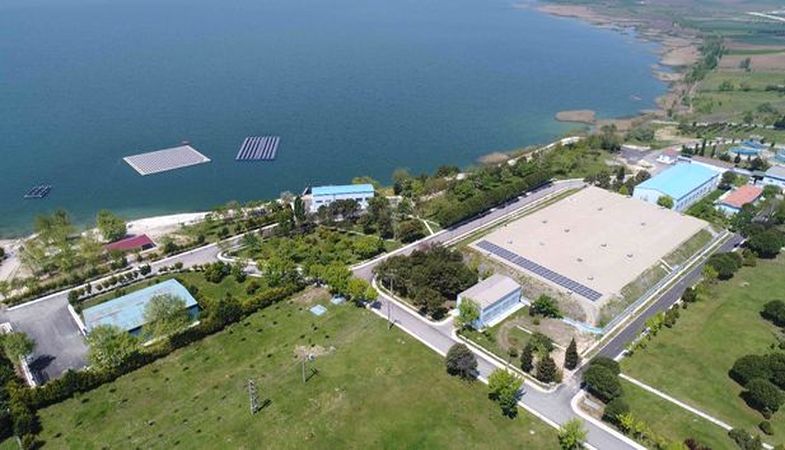 Türkiye’nin ilk "Yüzer Güneş Enerji Santrali" hayata geçti