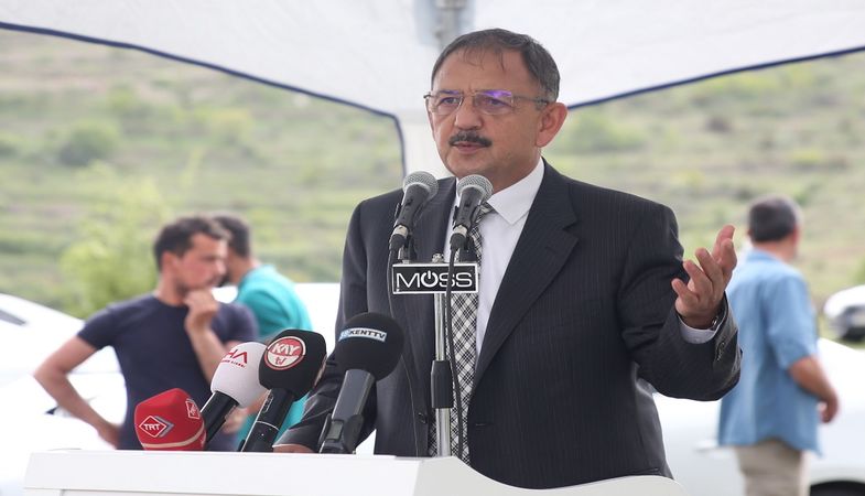Bakan Özhaseki: Belediyelerimize düşen birinci iş kentsel dönüşüm