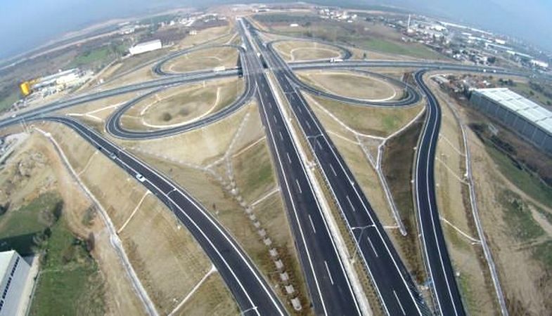 Balıkesir’de İstanbul-İzmir otoyolu çalışmaları devam ediyor