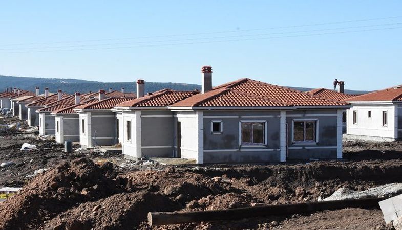 'Depremzedeler için Çanakkale'de kalıcı konutlar bitmek üzere'