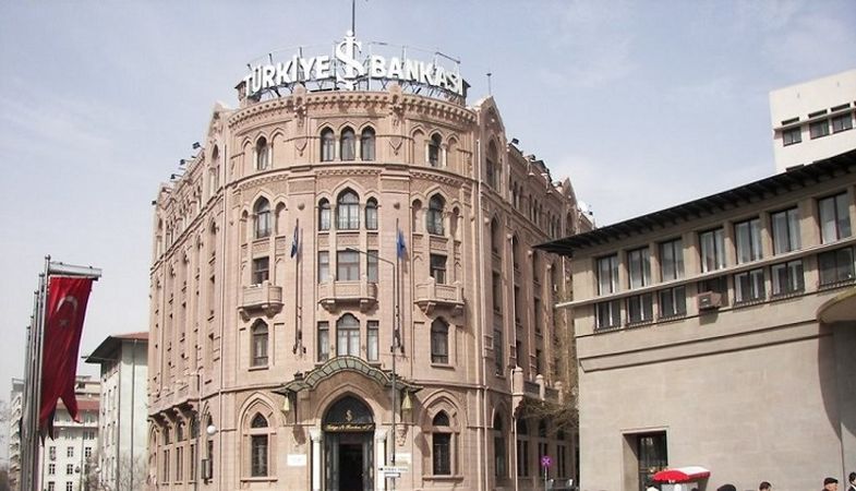 İş Bankası 'En Çok Kentsel Dönüşüm Kredisi Veren Banka ödülü'nü aldı 