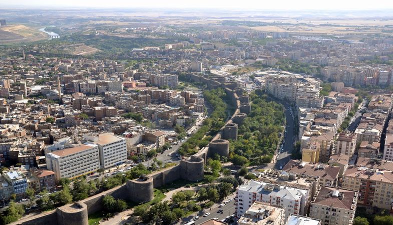 Diyarbakır'da 2 bin 500 konut dönüşüme alınacak