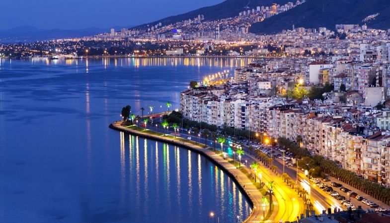 Konut sektörünün gözde şehri İzmir'de yatırımlar sürüyor