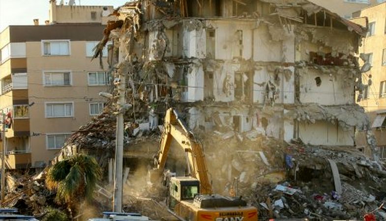 Bayraklı'da 'İzmir modeli' ile dönüşüm yapılacak