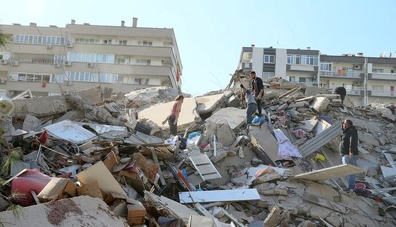 İzmir'de 17 enkaz tespit edildi