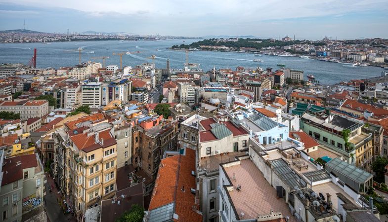 İstanbul'da yılın ilk 6 ayında 108 bin konut satıldı