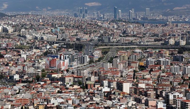 "İzmir'de kentsel dönüşüm yavaşladı"