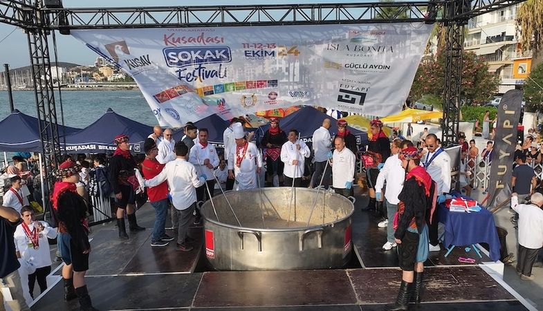 3. Uluslararası Kuşadası Sokak Festivali Gerçekleşti