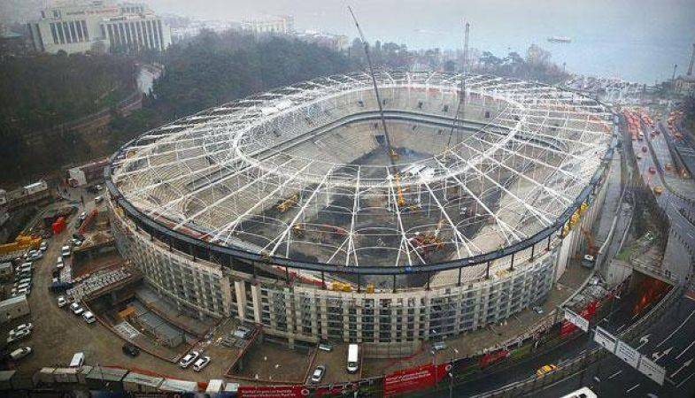 Vodafone Arena’nın Çatısına Kuş Ayarı
