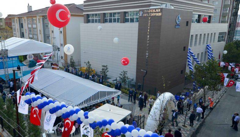 Bağcılar Yüzyıl Spor Kompleksi Hizmete Açıldı!