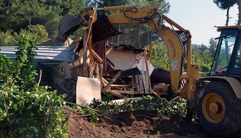 Uludağ’da 60 Kaçak Yapı Yıkıldı!