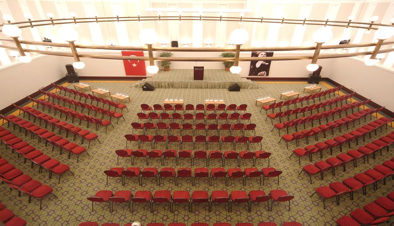 AK Parti’nin Eski Karargâhı Satıldı