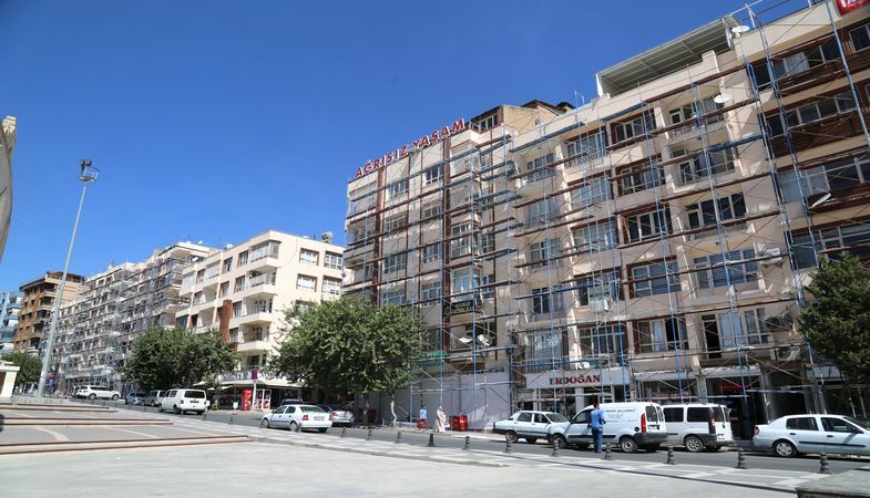 Büyükşehir’den Ücretsiz Dış Cephe Kaplaması!