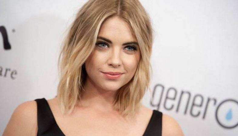 Ashley Benson Evini Satışa Çıkardı