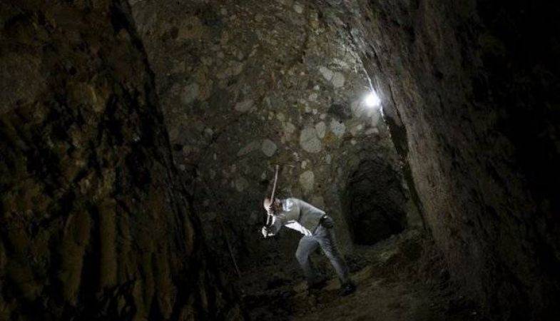 12 Yıl Kazdı Kendi Evini Yaptı