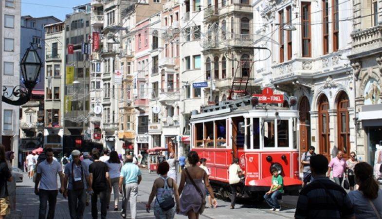 Beyoğlu'na Haliç Sahili Temalı Gezinti Alanı Geliyor