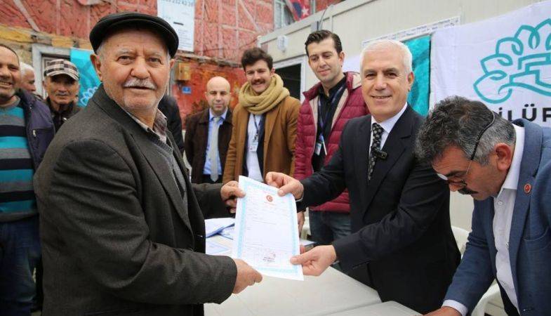 Bursa Büyükbalıklı Mahallesi’nde Tapu Sevinci